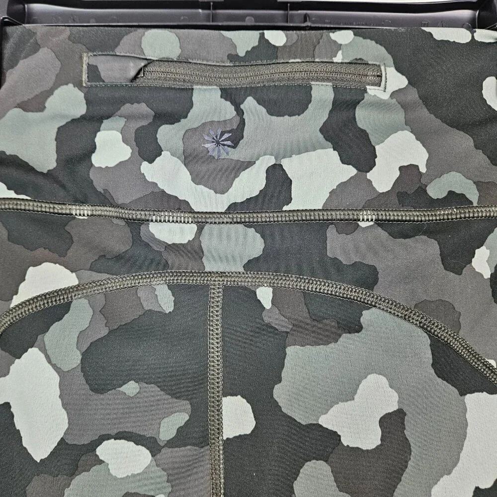 ATHLETA Lightning Camo 7/8 Tight Legging Olive Green L 487500-02